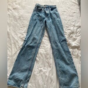 Abercrombie & Fitch “The 90s Straight” Ultra High Rise - size 25 (0)